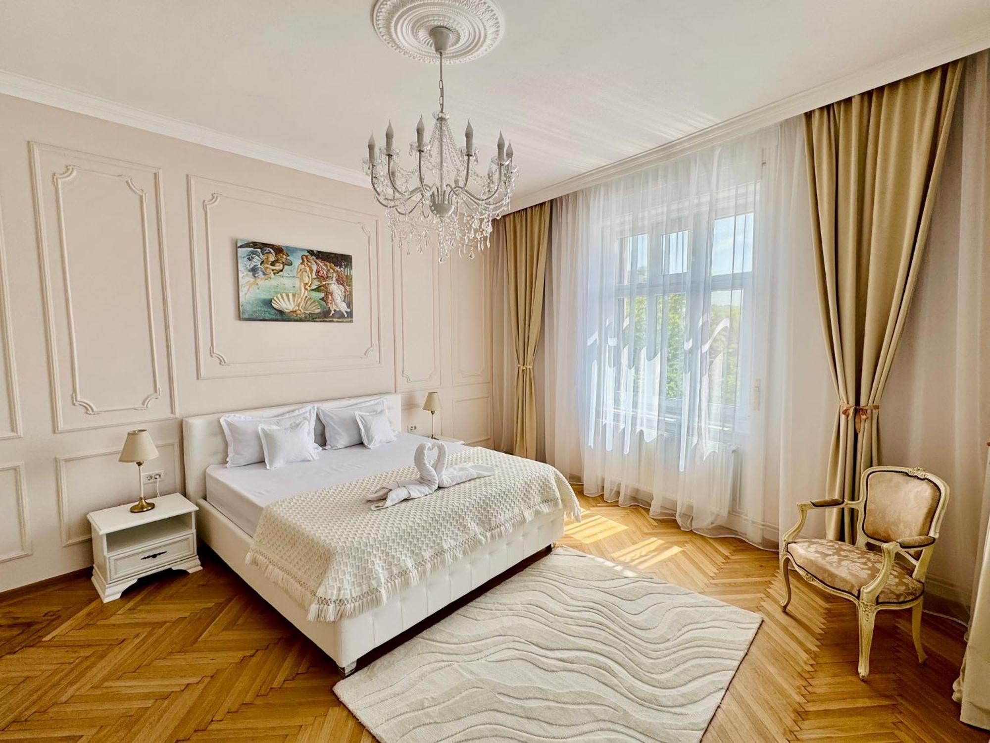 Louvre By Masterpiece Apts - Lux & Confort